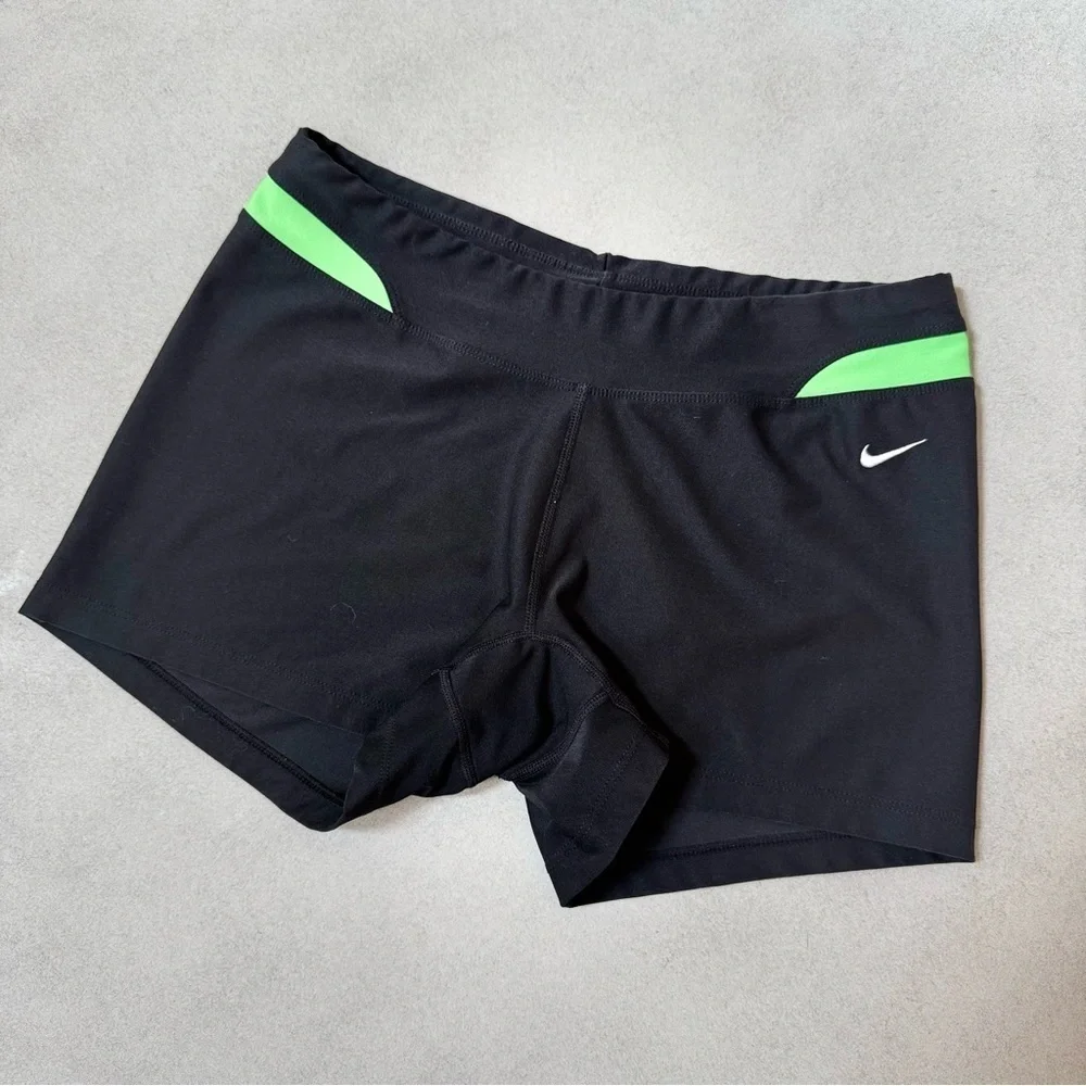 Nike Black and Green Activewear Athletic Run Shorts Women’s Size Small